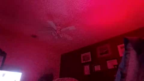 Snapshot of marrieddlbottomhungdltop chatting on December 1, 7:57 am Reparations for the departed online show from December 1, 7:57 am