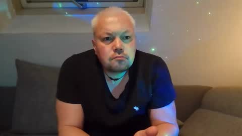 mars0481 online show from December 1, 12:59 am