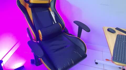 marshall_6957544 online show from February 11, 12:32 pm