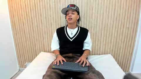 MARSHALL online show from September 26, 1:37 pm