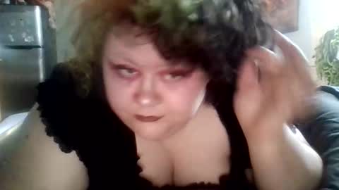 Snapshot of marshallmarx517 chatting on June 8, 9:59 pm marshallmarx517 online show from June 8, 9:59 pm