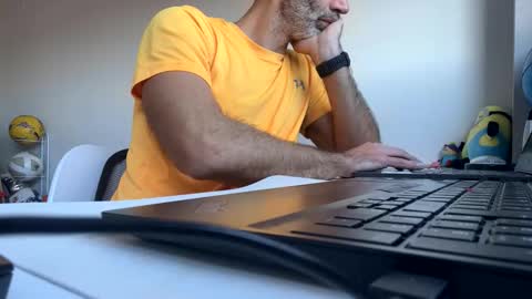 Snapshot of marsupilami_82_ chatting on February 17, 8:11 am marsupilami_82_ online show from February 17, 8:11 am