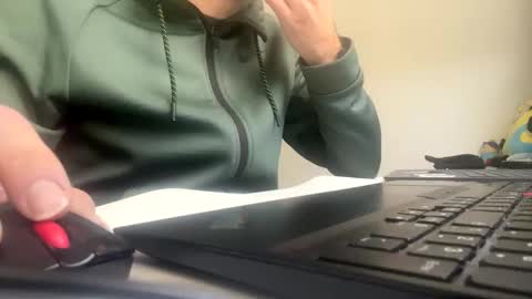 Snapshot of marsupilami_82_ chatting on February 19, 10:33 am marsupilami_82_ online show from February 19, 10:33 am