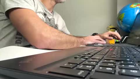 Snapshot of marsupilami_82_ chatting on March 18, 9:34 am marsupilami_82_ online show from March 18, 9:34 am