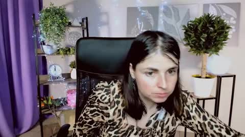 martaedams online show from April 1, 1:41 pm