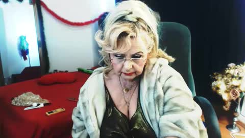 marthabrownn online show from January 6, 11:03 am