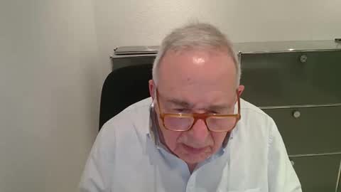 Snapshot of martin_1947 chatting on January 10, 8:32 pm martin_1947 online show from January 10, 8:32 pm
