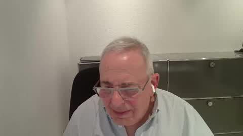 martin_1947 online show from March 23, 7:18 pm