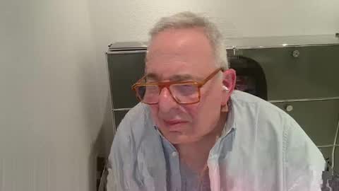 martin_1947 online show from March 31, 8:53 pm