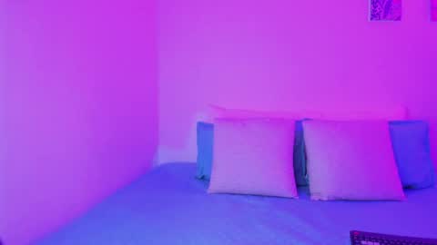 C A R O L I N A  online show from May 11, 10:54 am