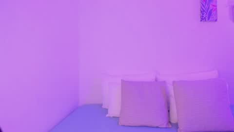 C A R O L I N A  online show from June 19, 6:12 pm