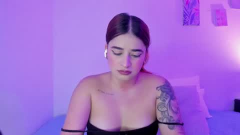 C A R O L I N A  online show from June 24, 5:45 pm
