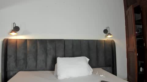 Laura online show from March 26, 7:30 pm