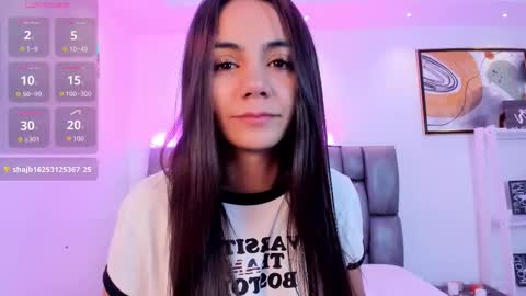 Snapshot of martina_mancinii chatting on February 20, 12:38 pm Martina online show from February 20, 12:38 pm