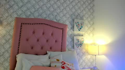 Snapshot of martina_rivera_ chatting on April 15, 12:01 pm Martina online show from April 15, 12:01 pm