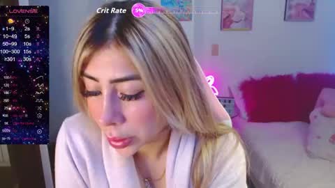 Snapshot of martina_robertss_ chatting on April 23, 2:57 am Martina online show from April 23, 2:57 am