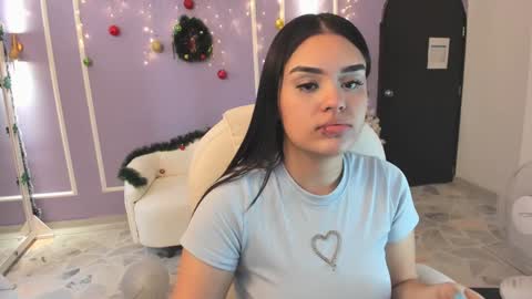 Snapshot of martina_saenz1 chatting on December 18, 8:03 pm Martina online show from December 18, 8:03 pm