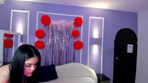 Snapshot of martina_saenz1 chatting on February 25, 1:30 am Martina online show from February 25, 1:30 am