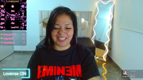 Hey im martina online show from December 31, 9:10 am