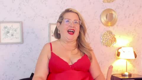 Snapshot of martinacurvy_ chatting on April 2, 11:41 am Martina Caicedo online show from April 2, 11:41 am