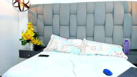 martinaortiz online show from April 1, 1:41 pm