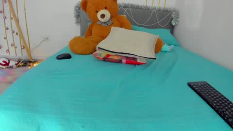 Snapshot of martinarossi chatting on December 3, 11:13 pm ... ... online show from December 3, 11:13 pm