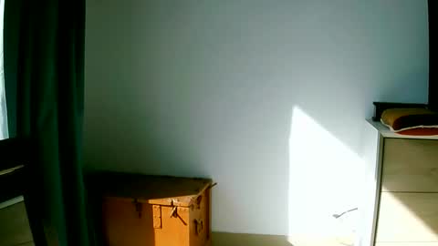 Play with me I obey I promise  online show from February 8, 1:25 pm