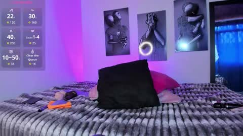 Snapshot of martinavizmara chatting on March 23, 7:40 pm Martina vizmara online show from March 23, 7:40 pm