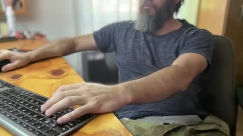 Snapshot of martincito22xl chatting on November 27, 11:23 am Martincito online show from November 27, 11:23 am