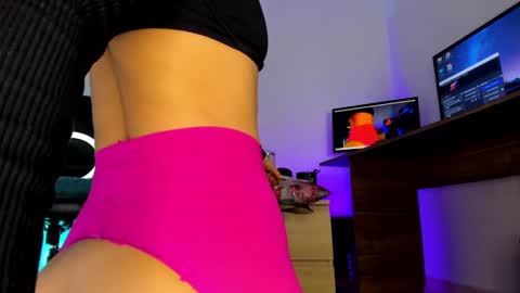 Snapshot of martinna_0 chatting on January 31, 2:26 am Wendy Independent model online show from January 31, 2:26 am