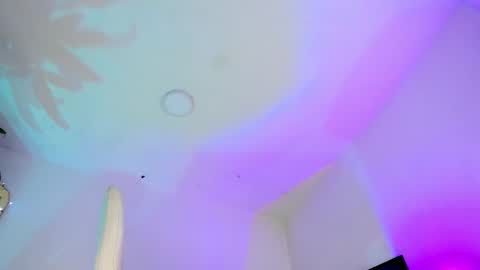Snapshot of martinna_0 chatting on February 10, 10:09 pm Wendy Independent model online show from February 10, 10:09 pm