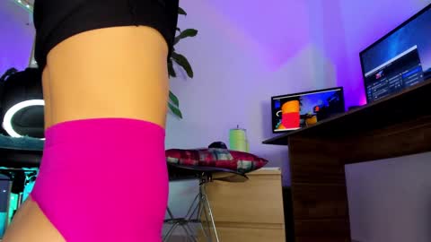 Snapshot of martinna_0 chatting on February 26, 4:58 am Wendy Independent model online show from February 26, 4:58 am