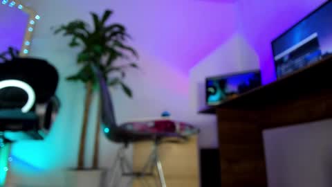 Snapshot of martinna_0 chatting on March 10, 1:32 pm Wendy Independent model online show from March 10, 1:32 pm