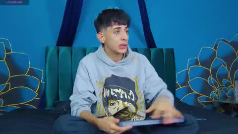 Snapshot of martony_storm chatting on March 28, 12:27 pm Martony Storm online show from March 28, 12:27 pm