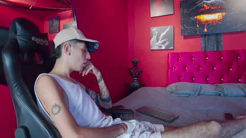 Snapshot of martony_storm chatting on April 6, 12:17 pm Martony Storm online show from April 6, 12:17 pm