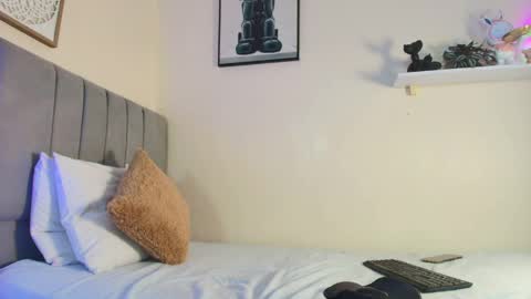 mary_cute9 online show from April 25, 12:19 pm
