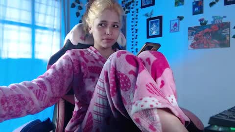                      100   online show from February 9, 8:02 pm