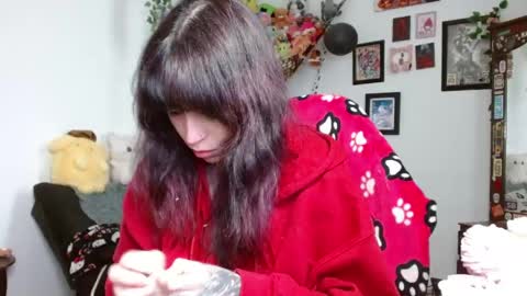                     100   online show from April 25, 1:41 pm