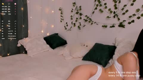 Snapshot of mary_lepson chatting on December 13, 10:51 am Mary Lepson online show from December 13, 10:51 am