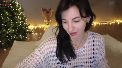Snapshot of mary_love16 chatting on December 3, 9:11 am Maria online show from December 3, 9:11 am
