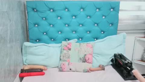 Snapshot of mary_mood_ chatting on February 10, 5:30 pm Mary Moon online show from February 10, 5:30 pm