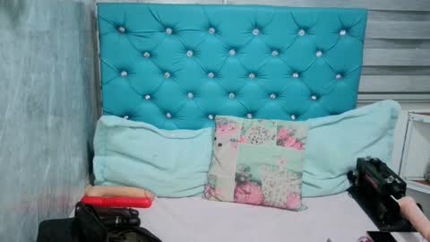 Snapshot of mary_mood_ chatting on February 21, 11:11 am Mary Moon online show from February 21, 11:11 am