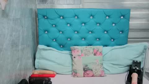 Snapshot of mary_mood_ chatting on March 4, 5:45 pm Mary Moon online show from March 4, 5:45 pm