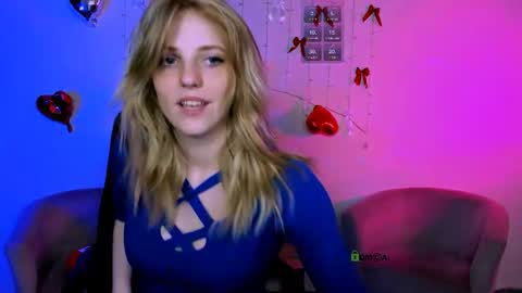 mary_moon__ online show from May 18, 7:20 pm