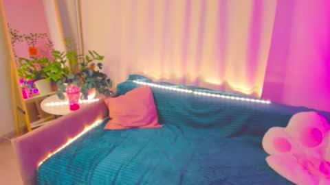 Mary online show from February 5, 2:27 am