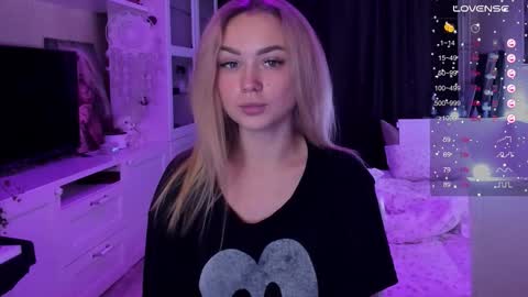 Mary online show from October 5, 9:45 pm