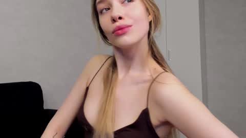 HelIo  Everyone Im MaryWelcome  to my room and  lets have  a good  time  together with me   online show from December 16, 8:19 am