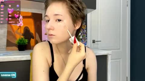 Snapshot of mary_smit chatting on June 4, 5:24 am mary online show from June 4, 5:24 am