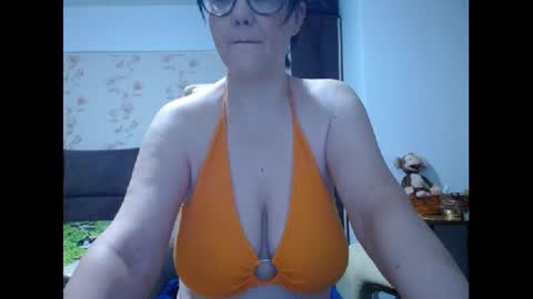 Snapshot of mary_x chatting on July 16, 3:23 am Mary online show from July 16, 3:23 am