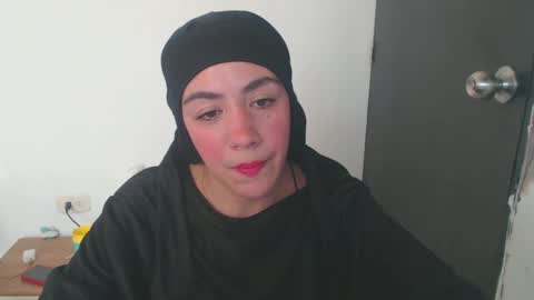 Snapshot of maryam_arabicmilk chatting on December 1, 8:09 pm maryam_arabicmilk online show from December 1, 8:09 pm
